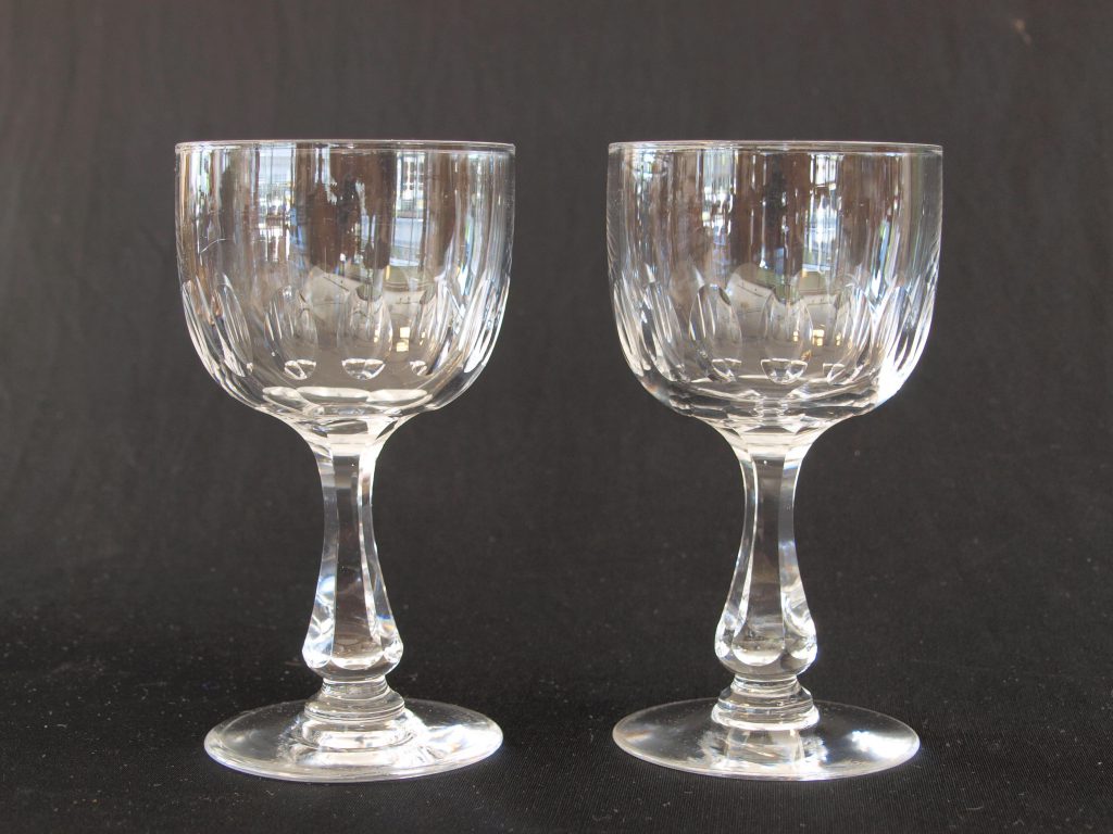 Antikes Glas & Sets - ANTIK HALLE